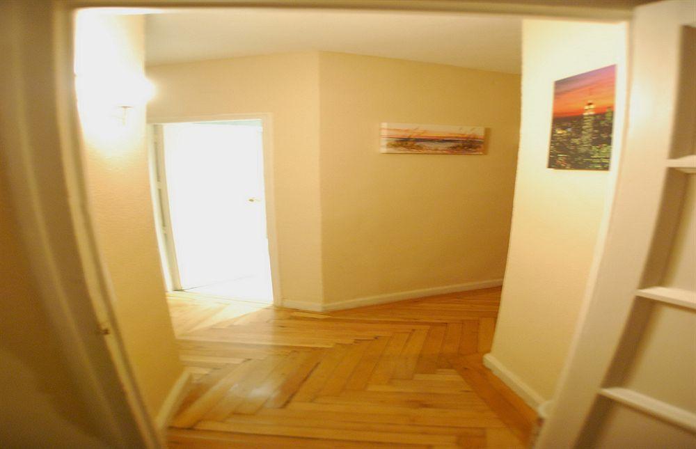 Apartamentos Aqui Me Quedo Madrid Bagian luar foto