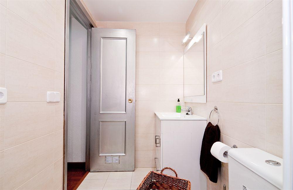 Apartamentos Aqui Me Quedo Madrid Bagian luar foto