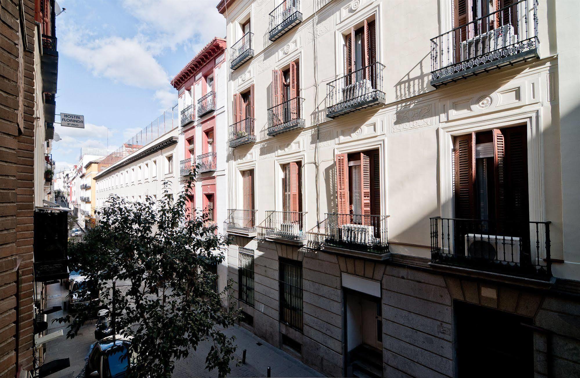 Apartamentos Aqui Me Quedo Madrid Bagian luar foto