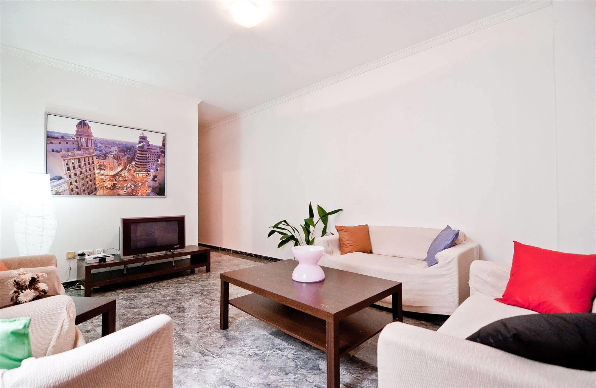 Apartamentos Aqui Me Quedo Madrid Bagian luar foto