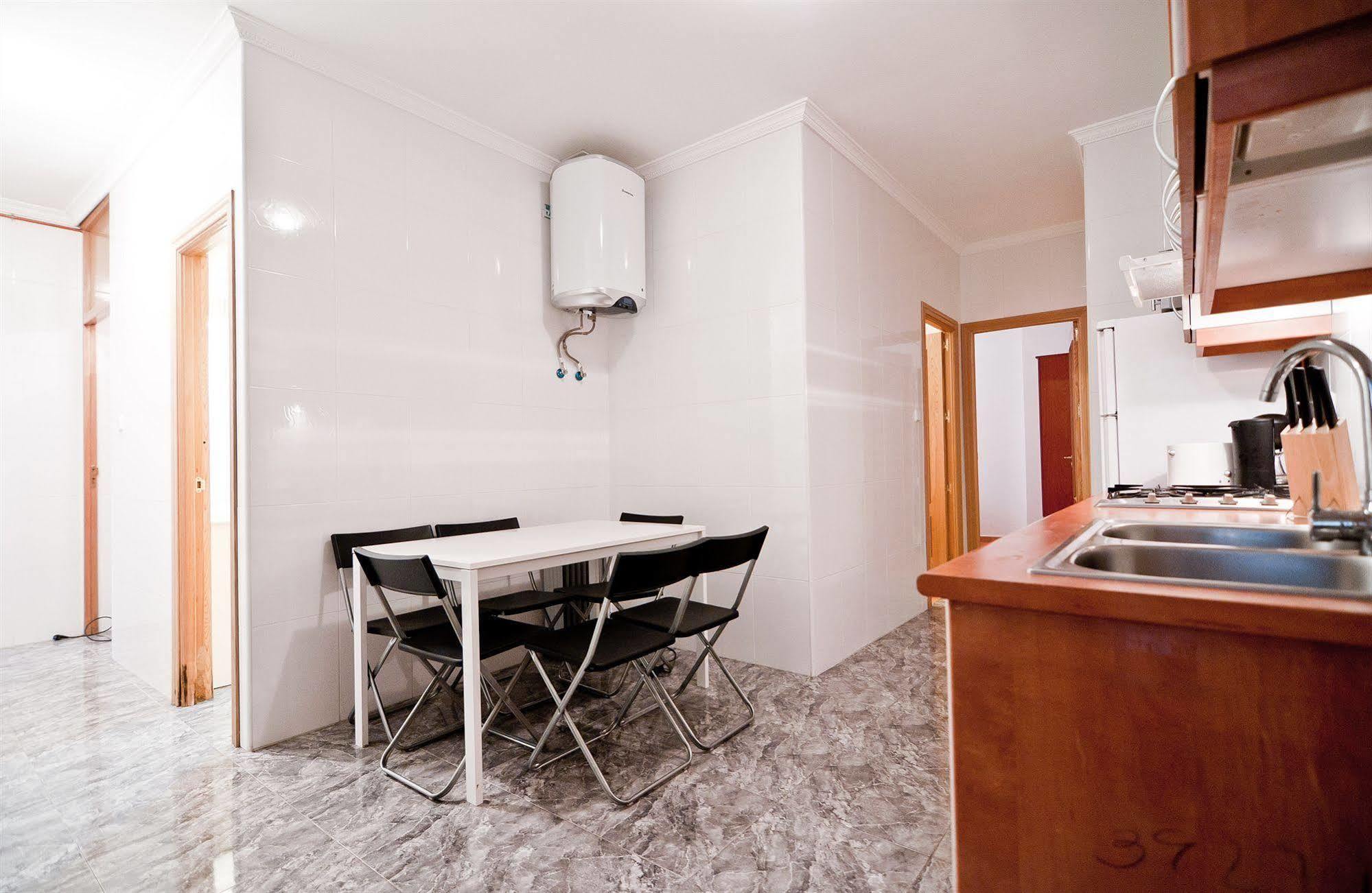 Apartamentos Aqui Me Quedo Madrid Bagian luar foto