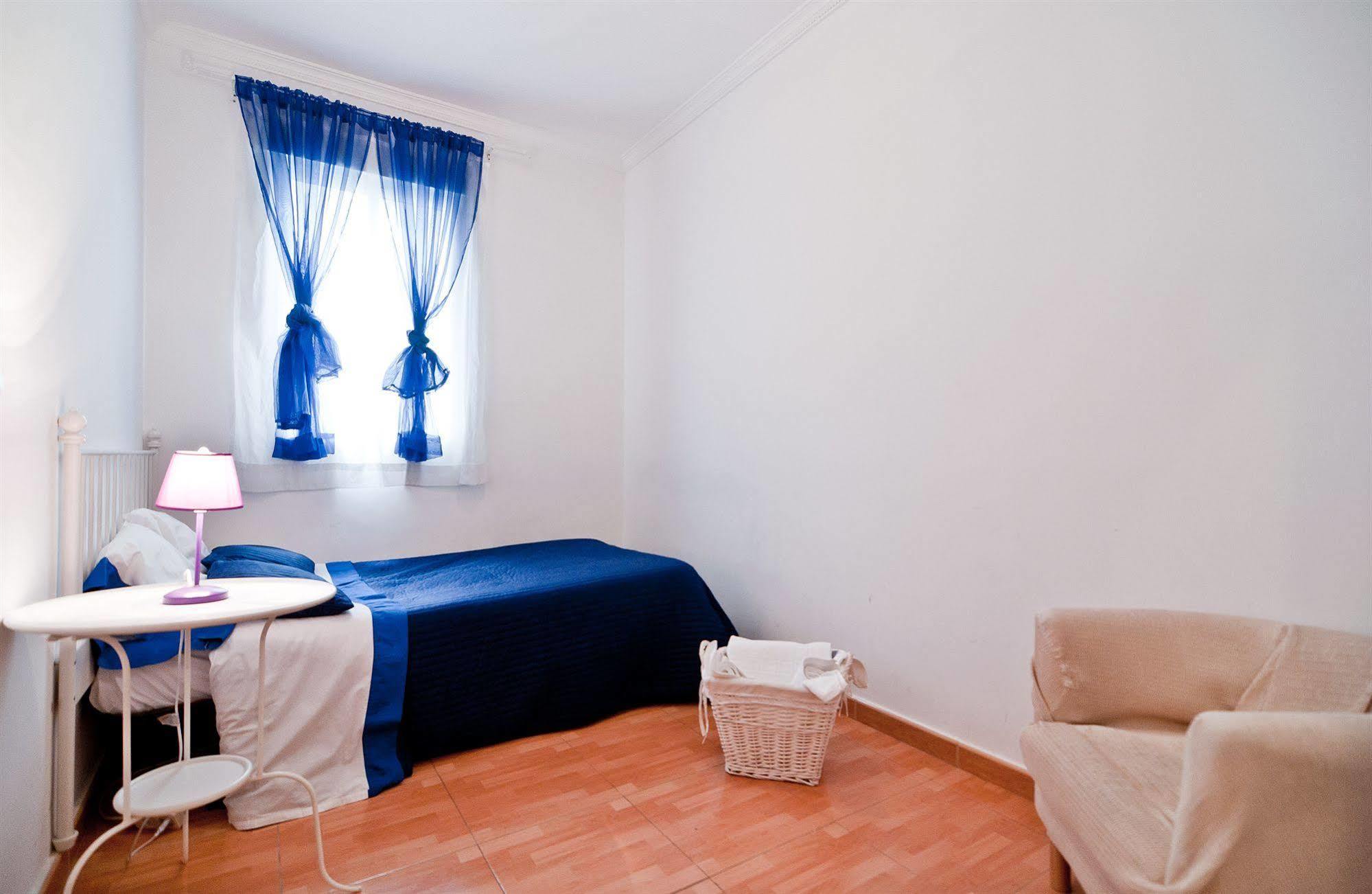 Apartamentos Aqui Me Quedo Madrid Bagian luar foto