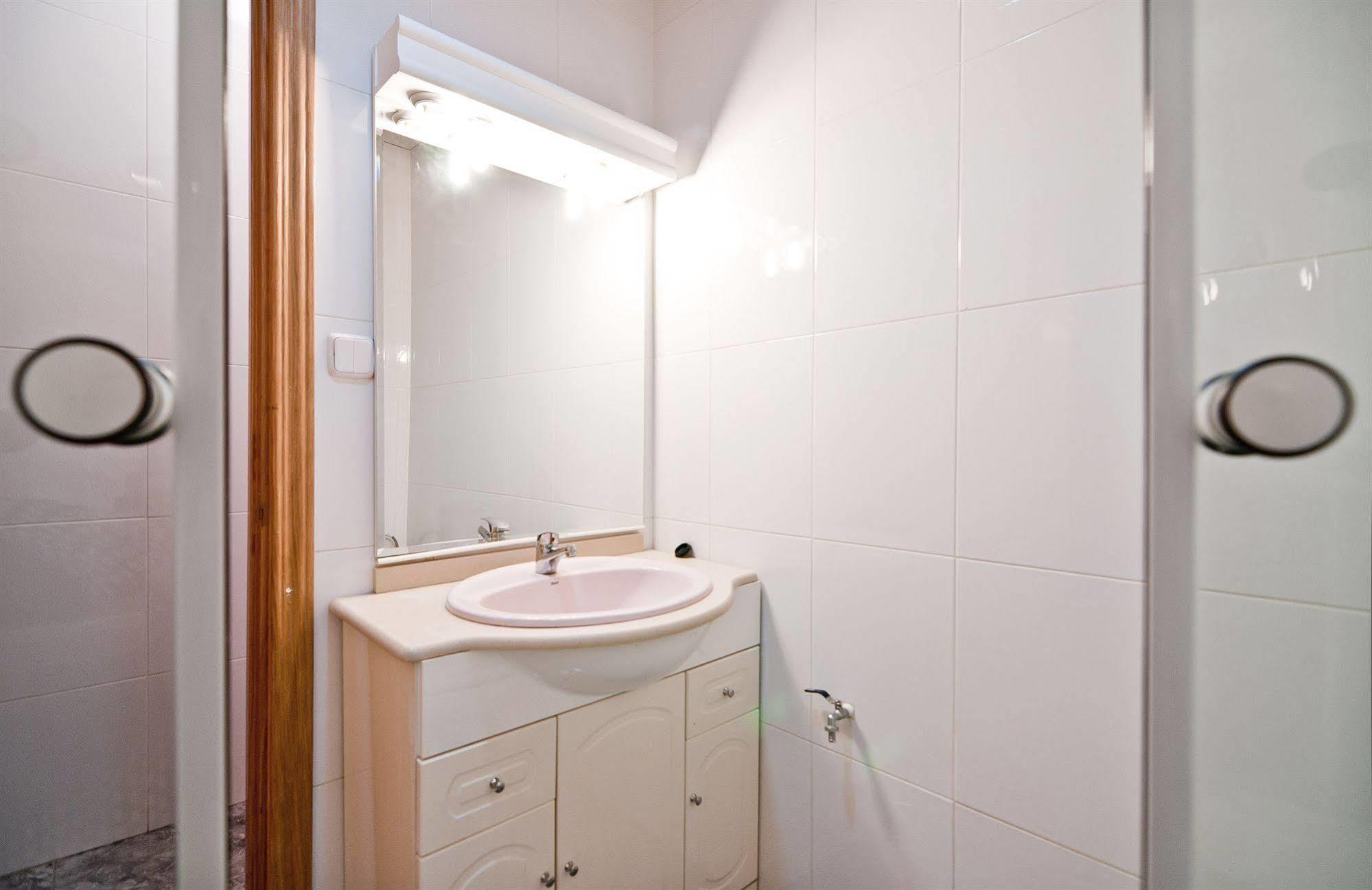 Apartamentos Aqui Me Quedo Madrid Bagian luar foto