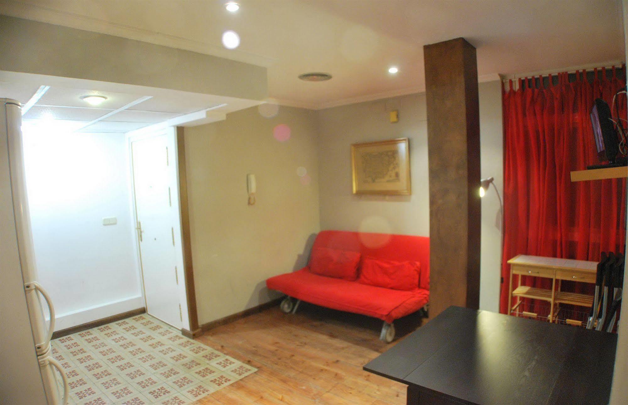 Apartamentos Aqui Me Quedo Madrid Bagian luar foto