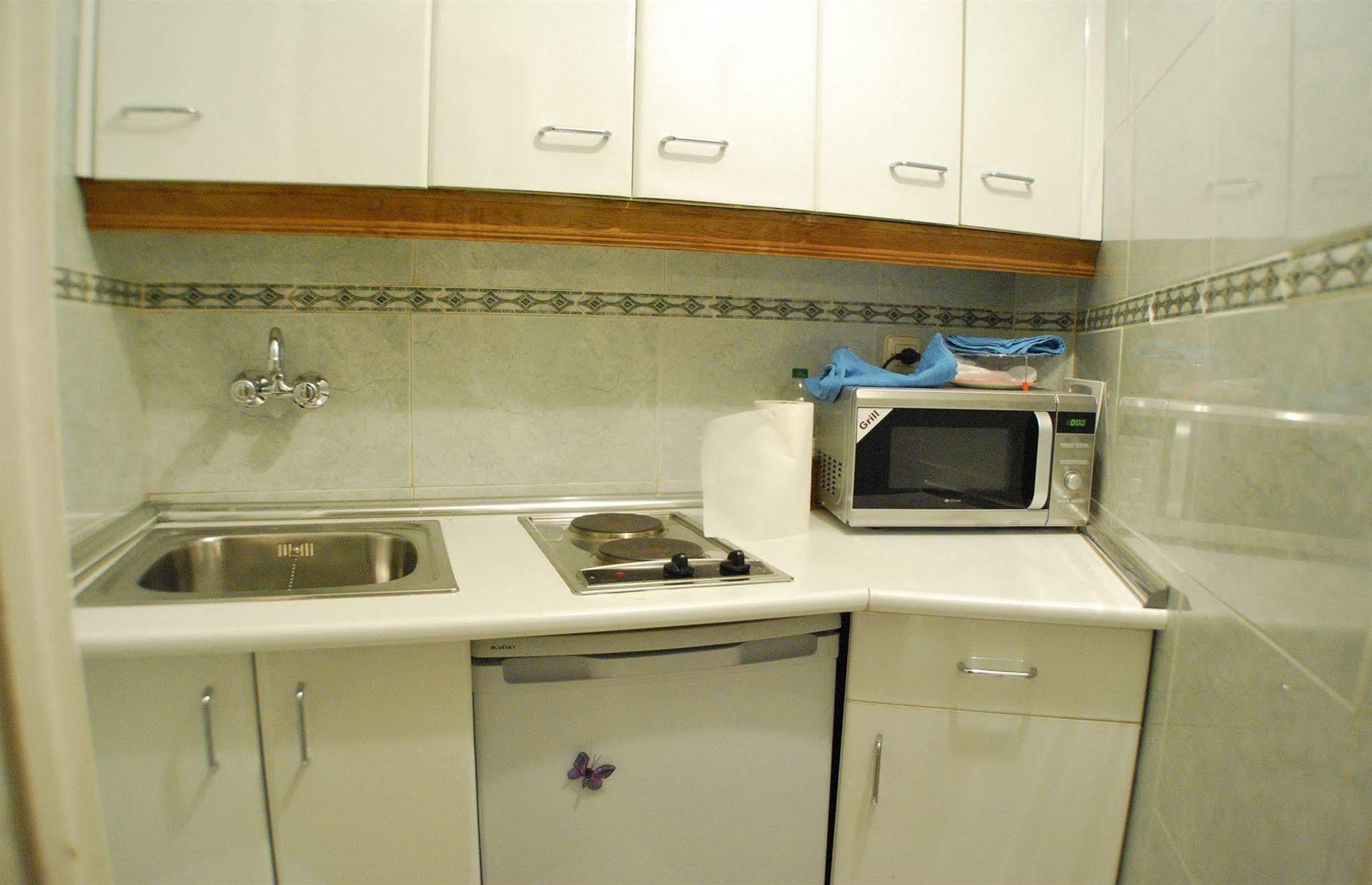 Apartamentos Aqui Me Quedo Madrid Bagian luar foto