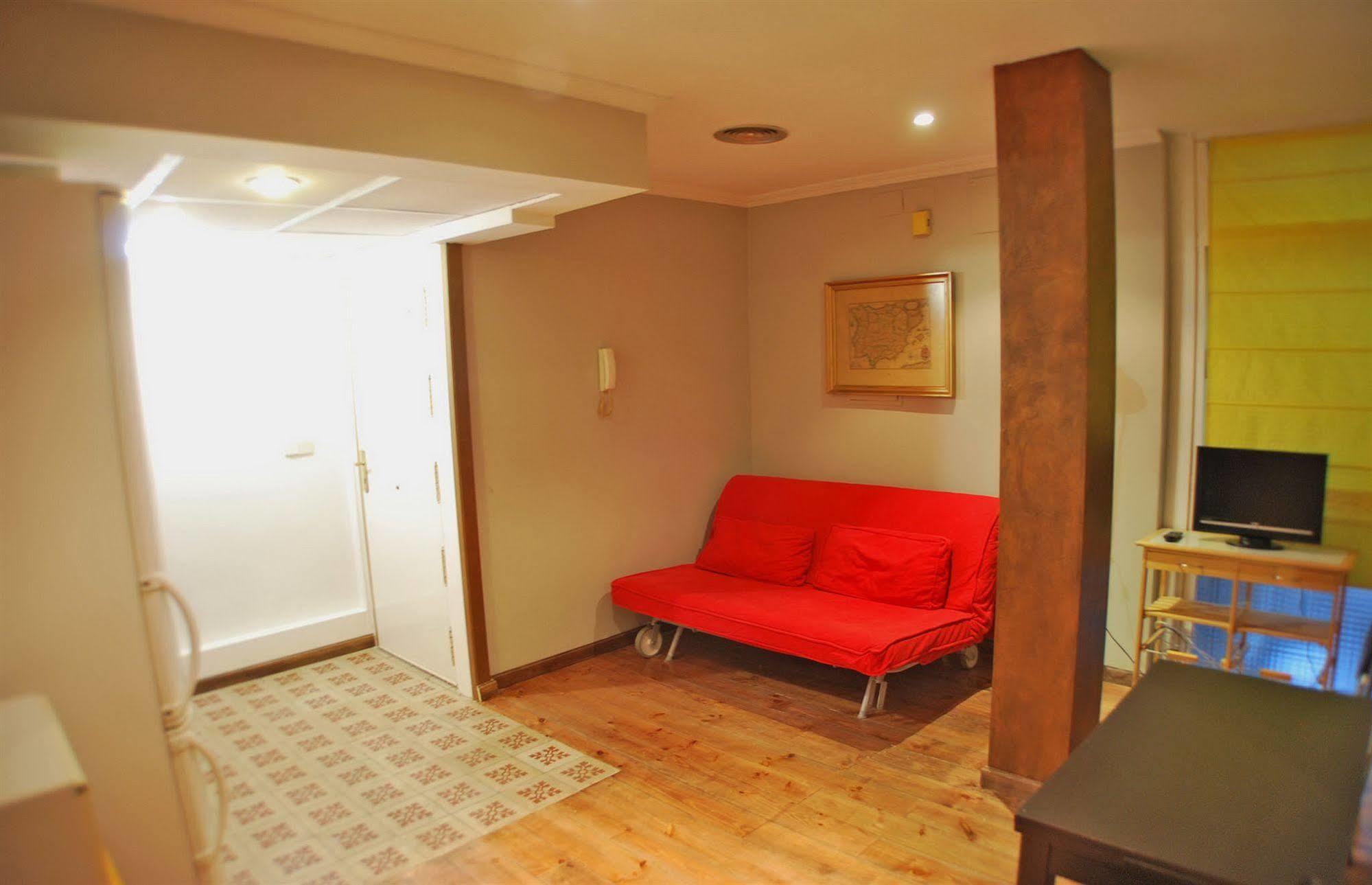 Apartamentos Aqui Me Quedo Madrid Bagian luar foto