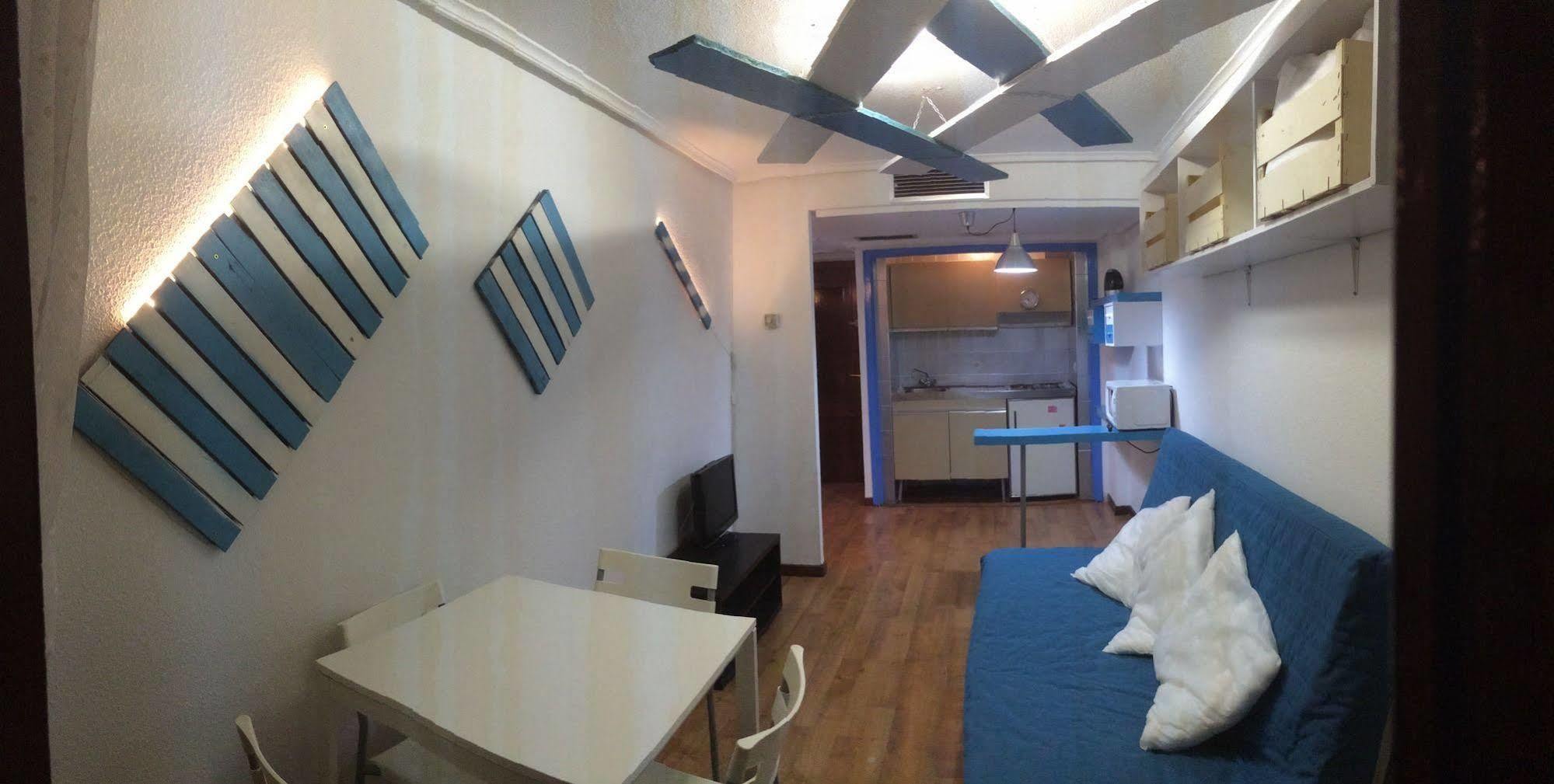 Apartamentos Aqui Me Quedo Madrid Bagian luar foto
